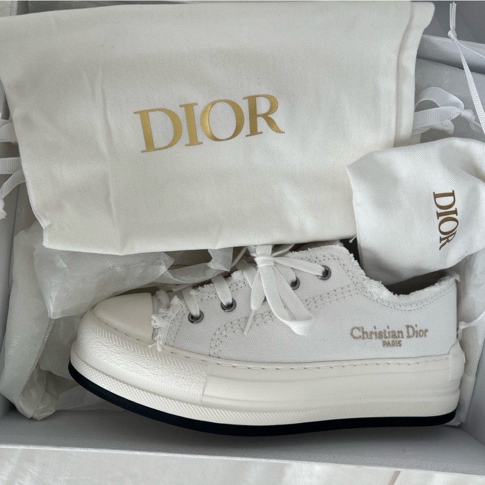 DIOR SNEAKERS